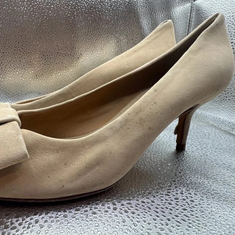 Size 10 M Tory Burch Womens Beige Gold Logo Bow Suede Stiletto Heel Ballet Flats